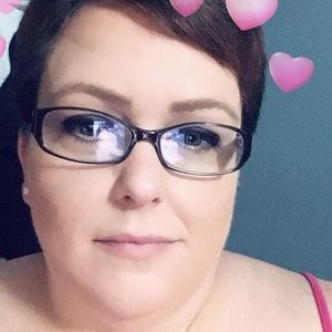 Meet your Posher, Amada